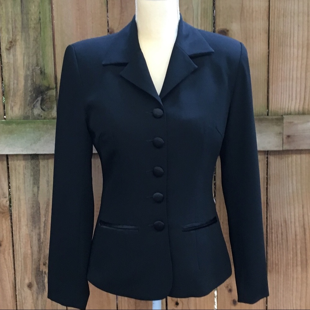 Cignal Black Single Breasted Fitted Blazer EUC - Picture 2 of 8